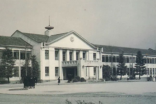 建学の精神/沿革