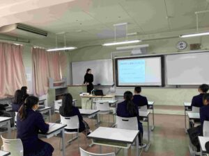 【進路】キャリア教育座談会を実施しました