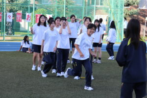 校長の目（高校１年学年体育①）