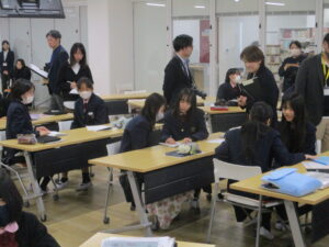 校長の目(英語科研究授業①)